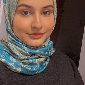 Meet your Posher, Aroosa